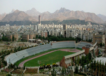 زمین فوتبال چمن طبیعی