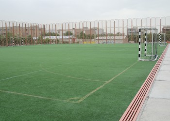 زمین فوتبال چمن مصنوعی